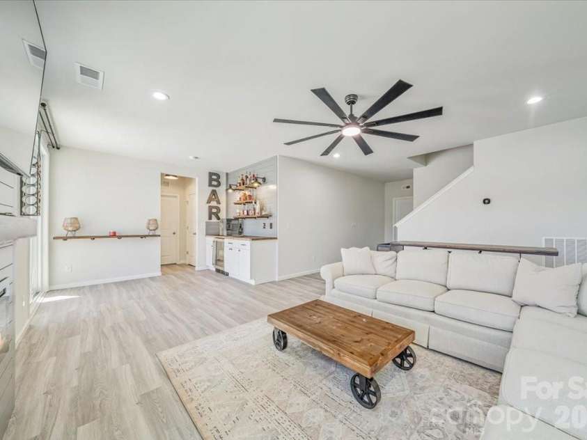 18905 Bankhead Road, Charlotte, NC 28278.  MLS# CAR4346580, YatesRealty ID 9084. 