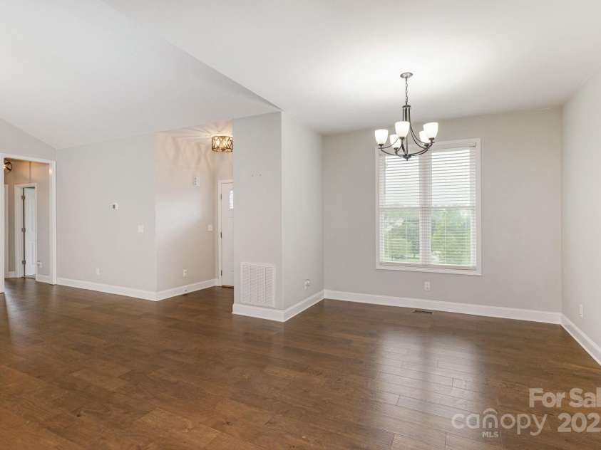 76 Tryon View Drive, Flat Rock, NC 28731.  MLS# CAR4252412, YatesRealty ID 9084. 