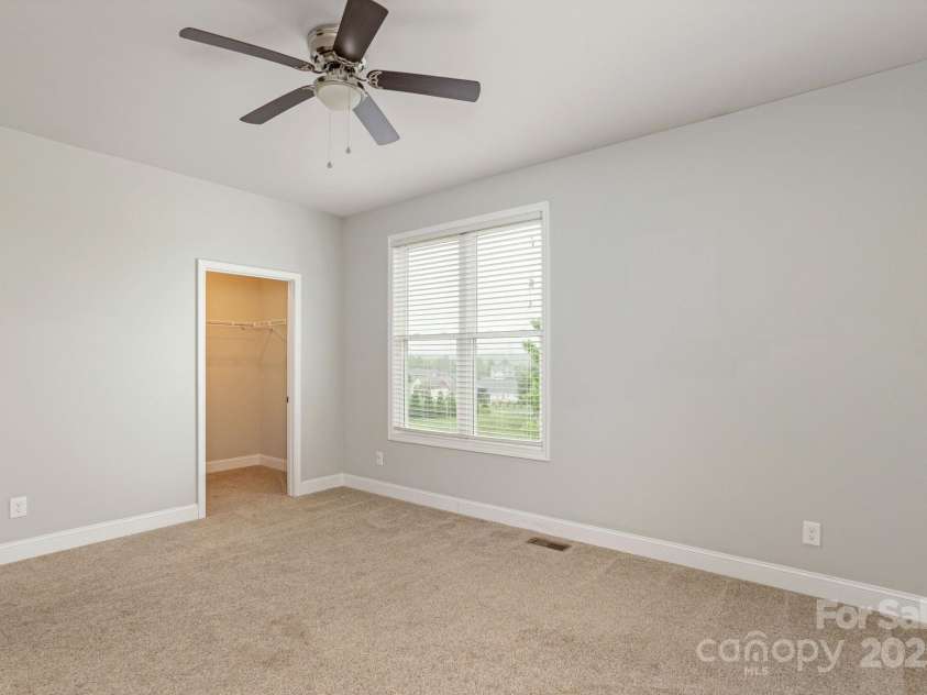 76 Tryon View Drive, Flat Rock, NC 28731.  MLS# CAR4252412, YatesRealty ID 9084. 