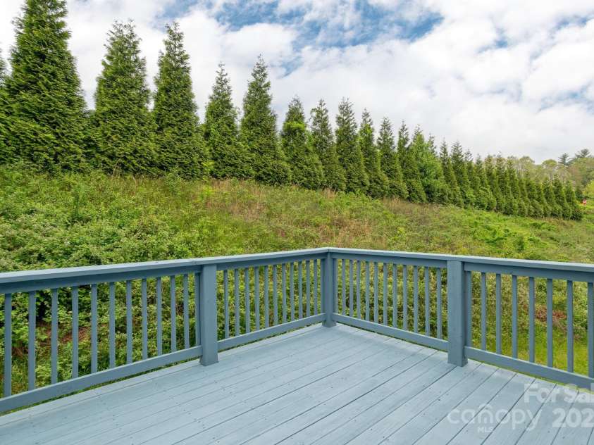 76 Tryon View Drive, Flat Rock, NC 28731.  MLS# CAR4252412, YatesRealty ID 9084. 