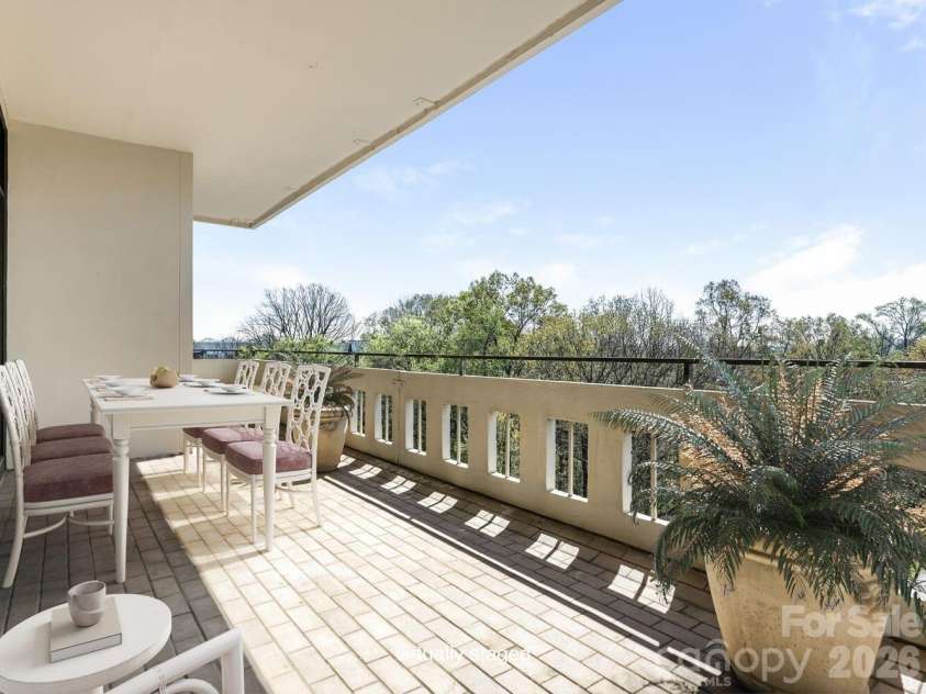 2633 Richardson Drive, Charlotte, NC 28211.  MLS# CAR4359370, YatesRealty ID 9088. Balcony