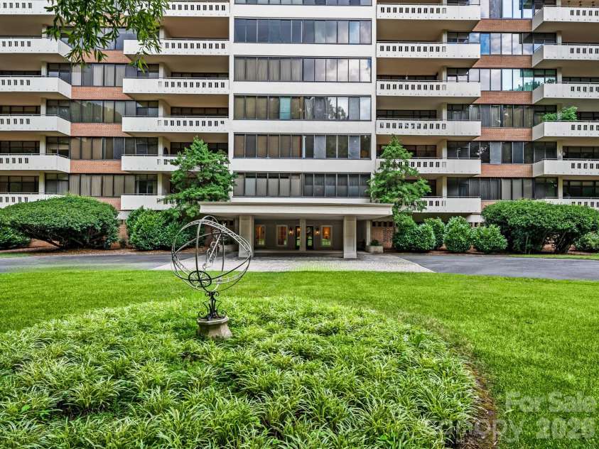 2633 Richardson Drive, Charlotte, NC 28211.  MLS# CAR4359370, YatesRealty ID 9088. Exterior 