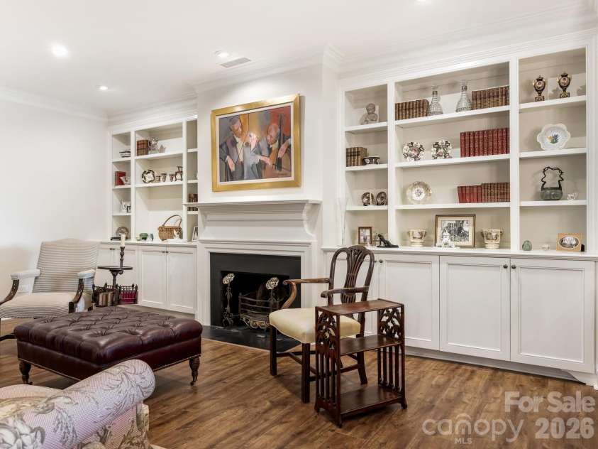 2633 Richardson Drive, Charlotte, NC 28211.  MLS# CAR4359370, YatesRealty ID 9088. Family Room