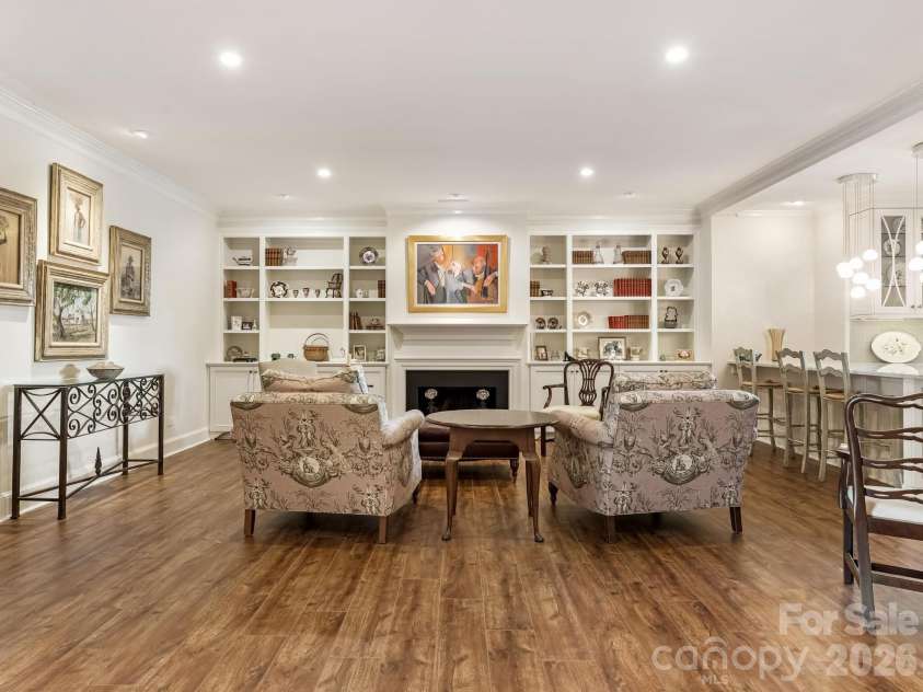 2633 Richardson Drive, Charlotte, NC 28211.  MLS# CAR4359370, YatesRealty ID 9088. Family Room