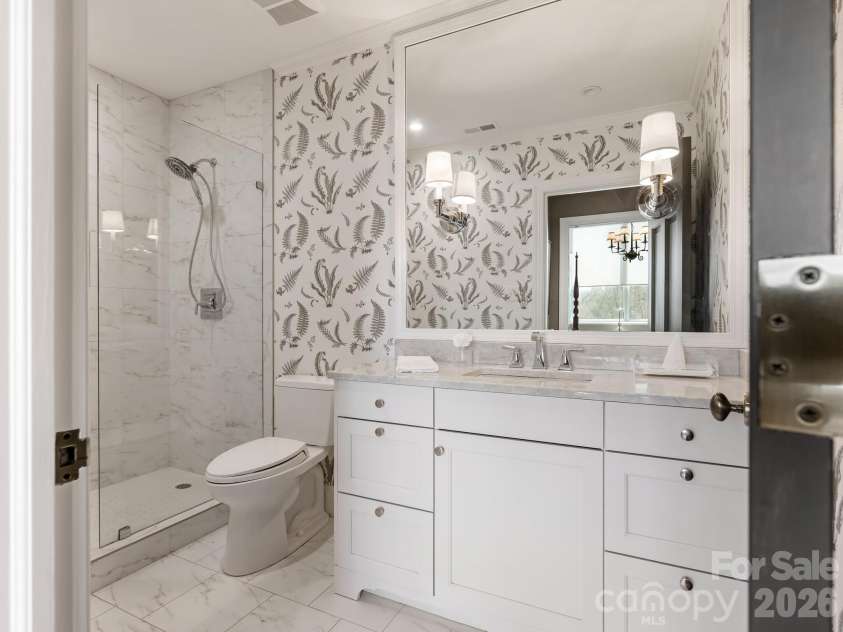2633 Richardson Drive, Charlotte, NC 28211.  MLS# CAR4359370, YatesRealty ID 9088. Full Bath 2
