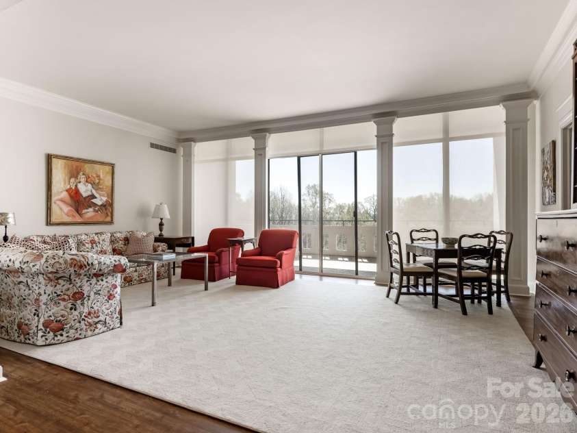 2633 Richardson Drive, Charlotte, NC 28211.  MLS# CAR4359370, YatesRealty ID 9088. Living