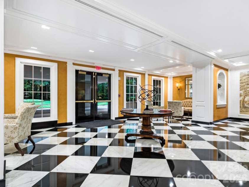 2633 Richardson Drive, Charlotte, NC 28211.  MLS# CAR4359370, YatesRealty ID 9088. Lobby