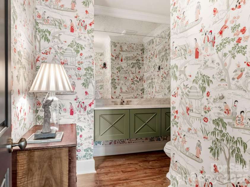 2633 Richardson Drive, Charlotte, NC 28211.  MLS# CAR4359370, YatesRealty ID 9088. Powder Room