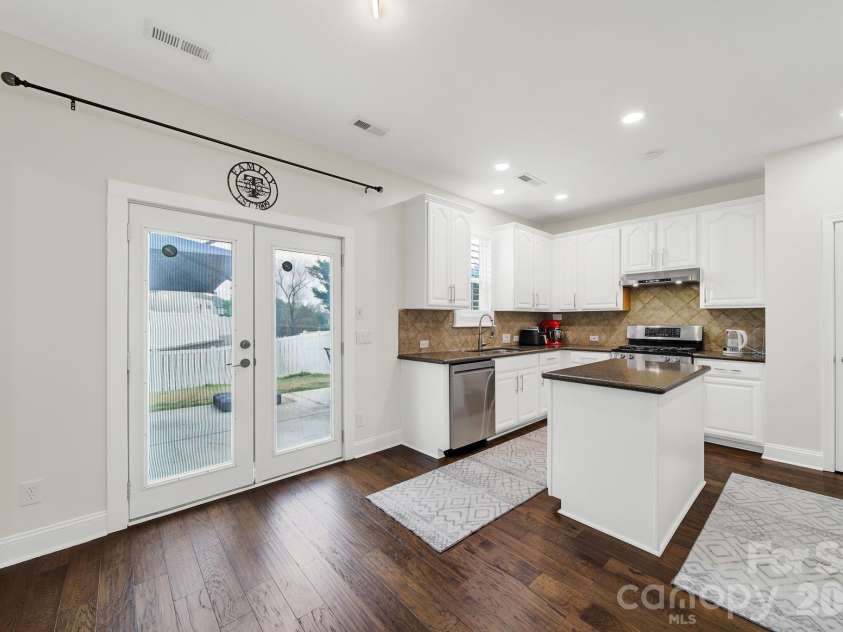 10416 Alvarado Way, Charlotte, NC 28277.  MLS# CAR4342217, YatesRealty ID 9089. 