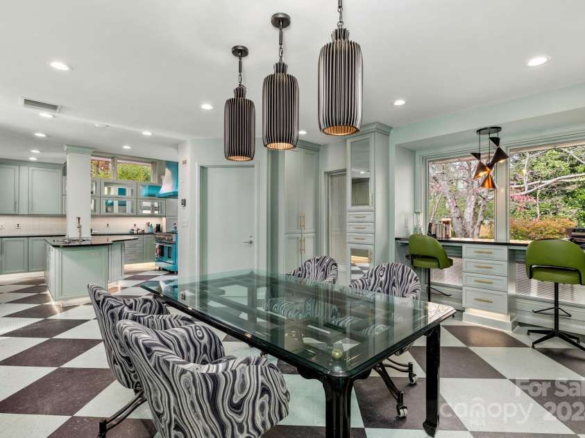 2850 Galsworthy Drive, Winston Salem, NC 27106.  MLS# CAR4202756, YatesRealty ID 909. 