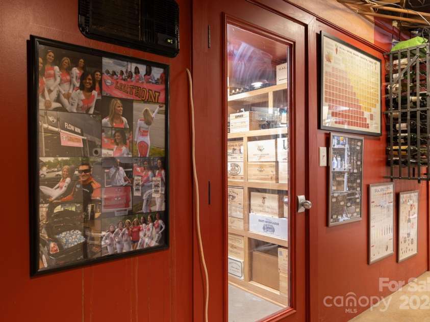 2850 Galsworthy Drive, Winston Salem, NC 27106.  MLS# CAR4202756, YatesRealty ID 909. 