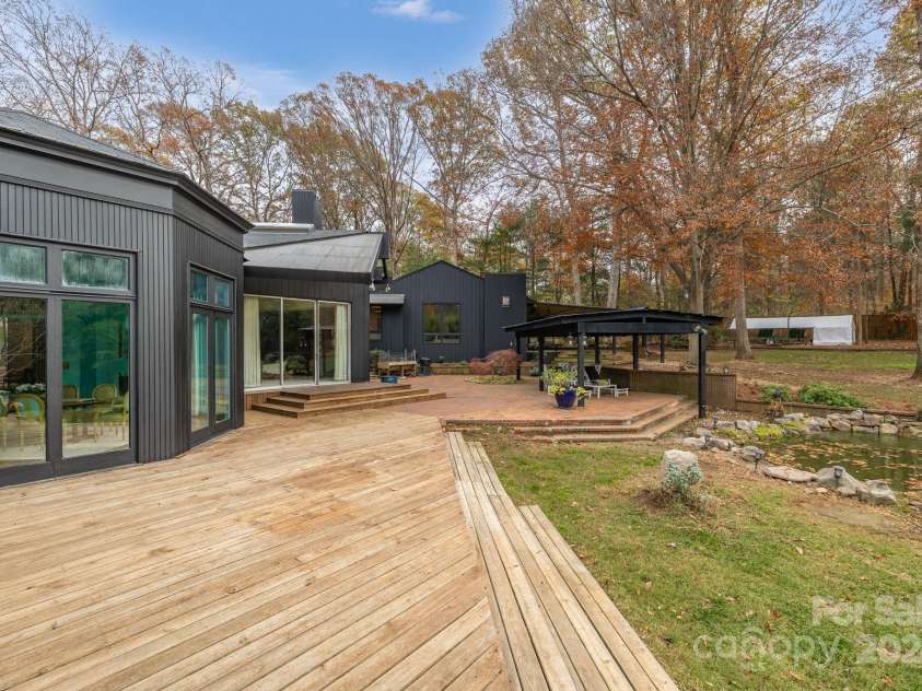 2850 Galsworthy Drive, Winston Salem, NC 27106.  MLS# CAR4202756, YatesRealty ID 909. 