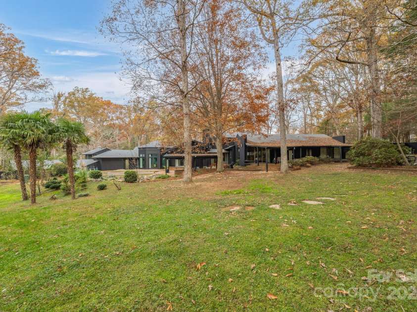 2850 Galsworthy Drive, Winston Salem, NC 27106.  MLS# CAR4202756, YatesRealty ID 909. 