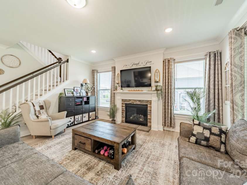 849 Yucatan Drive, Waxhaw, NC 28173.  MLS# CAR4281453, YatesRealty ID 909. Living Room