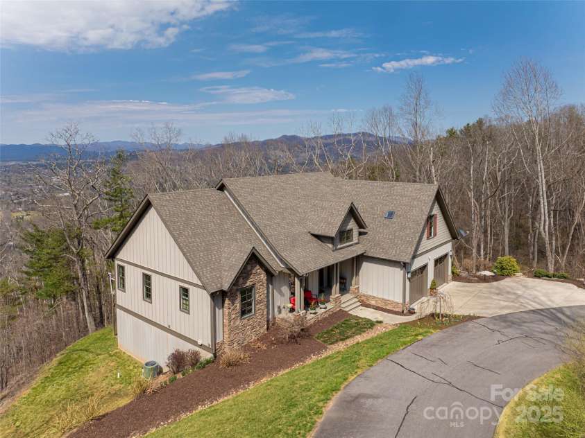 21 Alta Citta Lane, Asheville, NC 28804.  MLS# CAR4241580, YatesRealty ID 9090. 