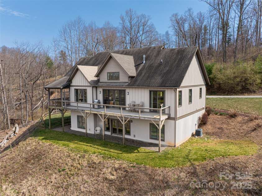 21 Alta Citta Lane, Asheville, NC 28804.  MLS# CAR4241580, YatesRealty ID 9090. 