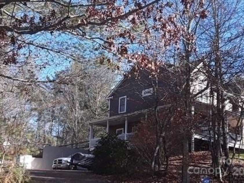 431 Settlers Trail, Mars Hill, NC 28754.  MLS# CAR4250329, YatesRealty ID 9091. 