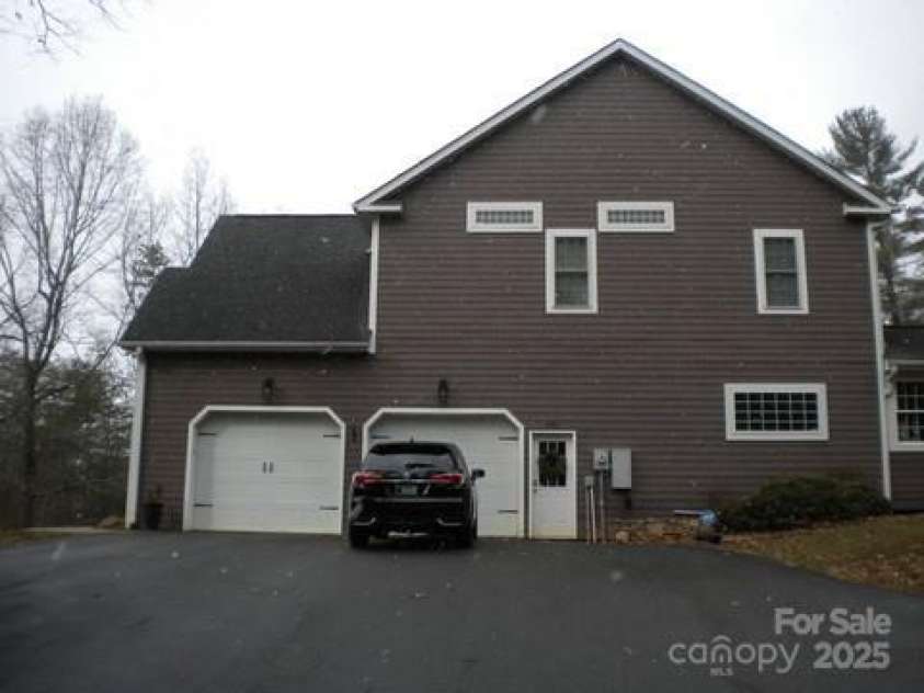 431 Settlers Trail, Mars Hill, NC 28754.  MLS# CAR4250329, YatesRealty ID 9091. 