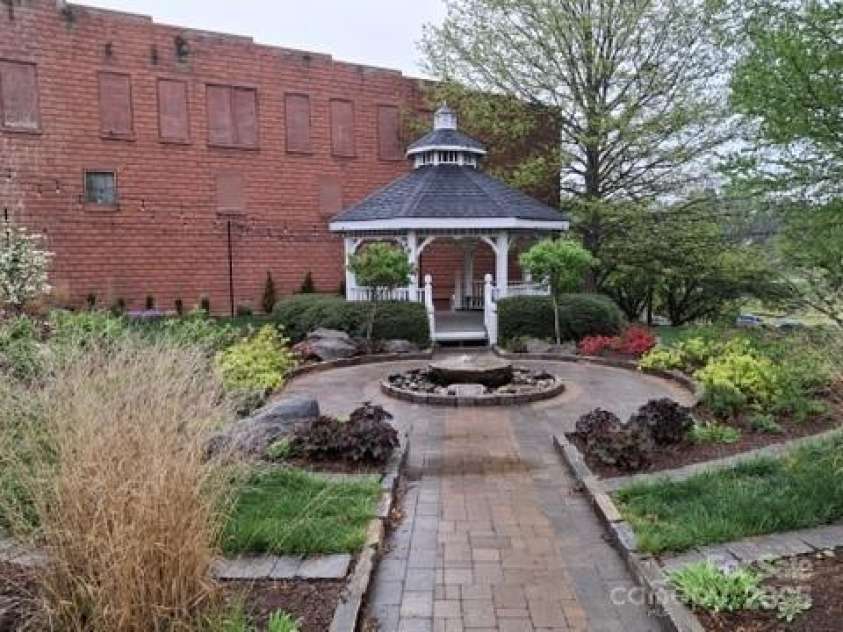 431 Settlers Trail, Mars Hill, NC 28754.  MLS# CAR4250329, YatesRealty ID 9091. Small park in town