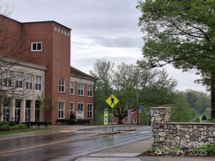 431 Settlers Trail, Mars Hill, NC 28754.  MLS# CAR4250329, YatesRealty ID 9091. University