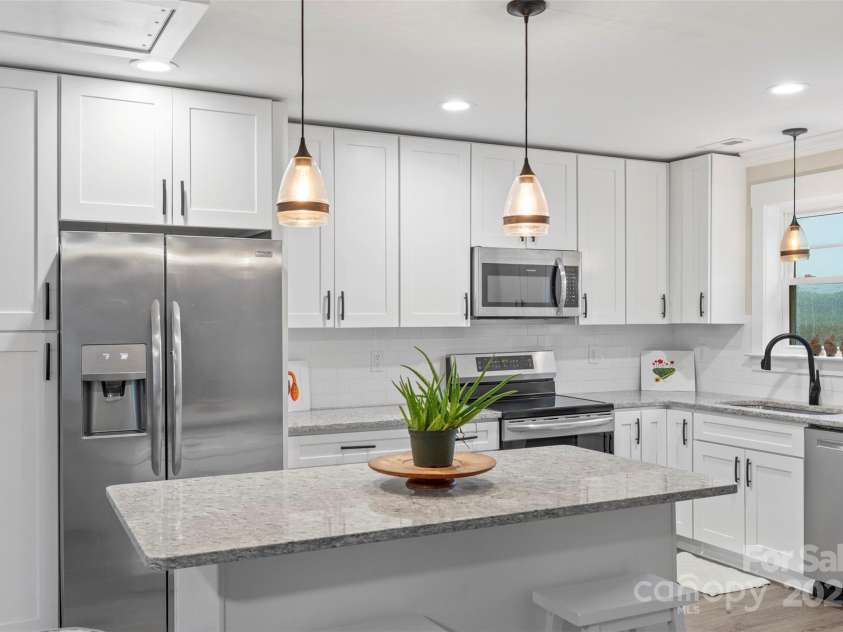 207 Blythe Mill Road, Waxhaw, NC 28173.  MLS# CAR4246156, YatesRealty ID 9092. Apartment