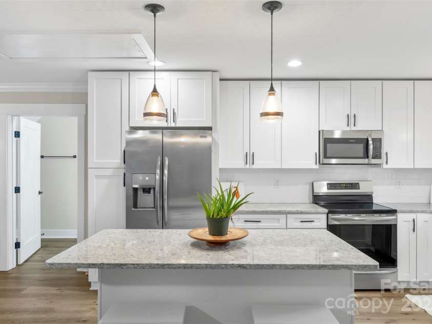 207 Blythe Mill Road, Waxhaw, NC 28173.  MLS# CAR4246156, YatesRealty ID 9092. Apartment