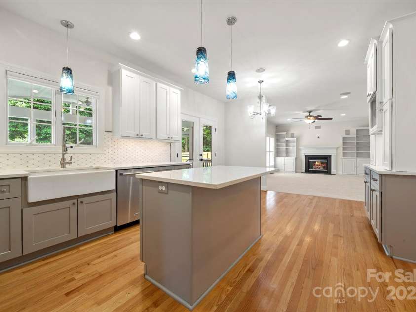 6201 Creola Road, Charlotte, NC 28270.  MLS# CAR4247249, YatesRealty ID 9093. 