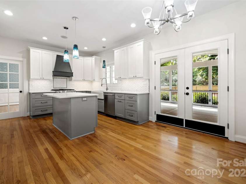 6201 Creola Road, Charlotte, NC 28270.  MLS# CAR4247249, YatesRealty ID 9093. 