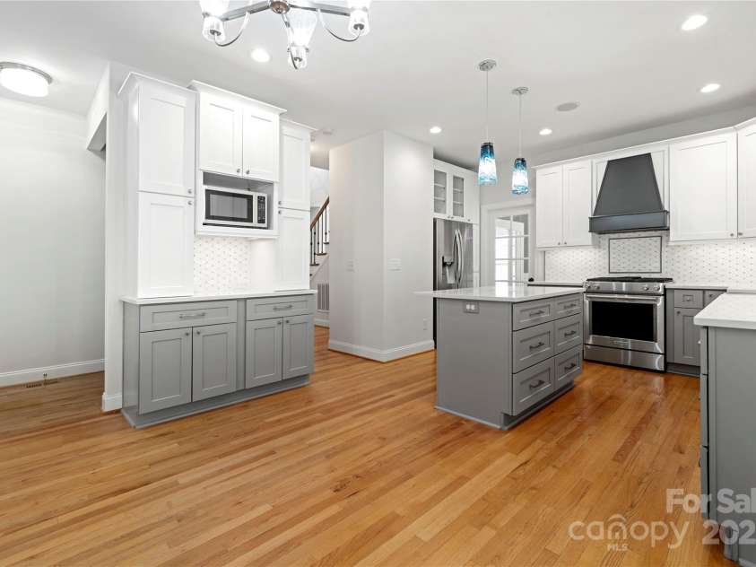 6201 Creola Road, Charlotte, NC 28270.  MLS# CAR4247249, YatesRealty ID 9093. 