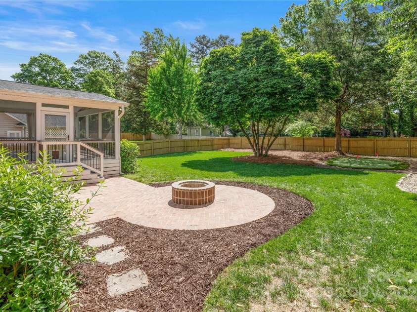 6201 Creola Road, Charlotte, NC 28270.  MLS# CAR4247249, YatesRealty ID 9093. 
