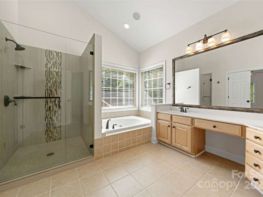 6201 Creola Road, Charlotte, NC 28270.  MLS# CAR4247249, YatesRealty ID 9093. Primary Bathroom