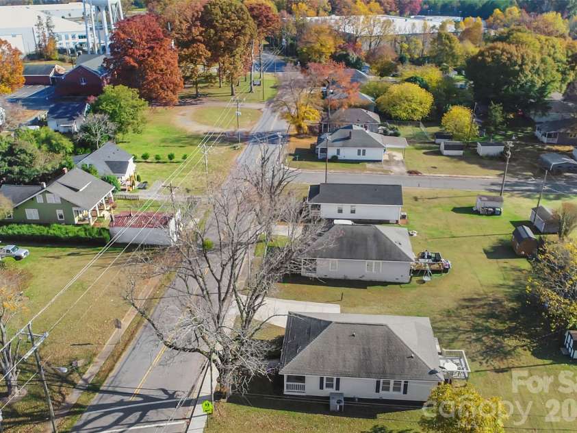 399 Woodlawn Street, Belmont, NC 28012.  MLS# CAR4318892, YatesRealty ID 9094. 