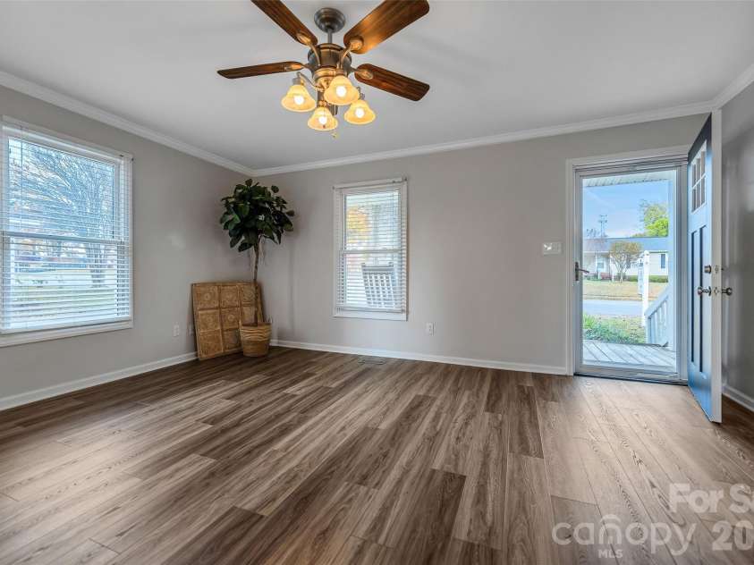 399 Woodlawn Street, Belmont, NC 28012.  MLS# CAR4318892, YatesRealty ID 9094. 
