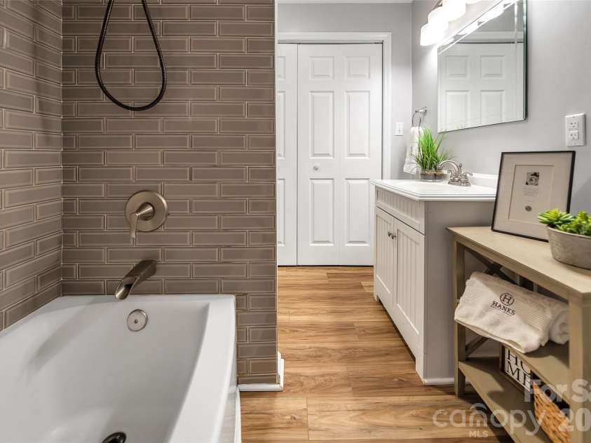 399 Woodlawn Street, Belmont, NC 28012.  MLS# CAR4318892, YatesRealty ID 9094. 