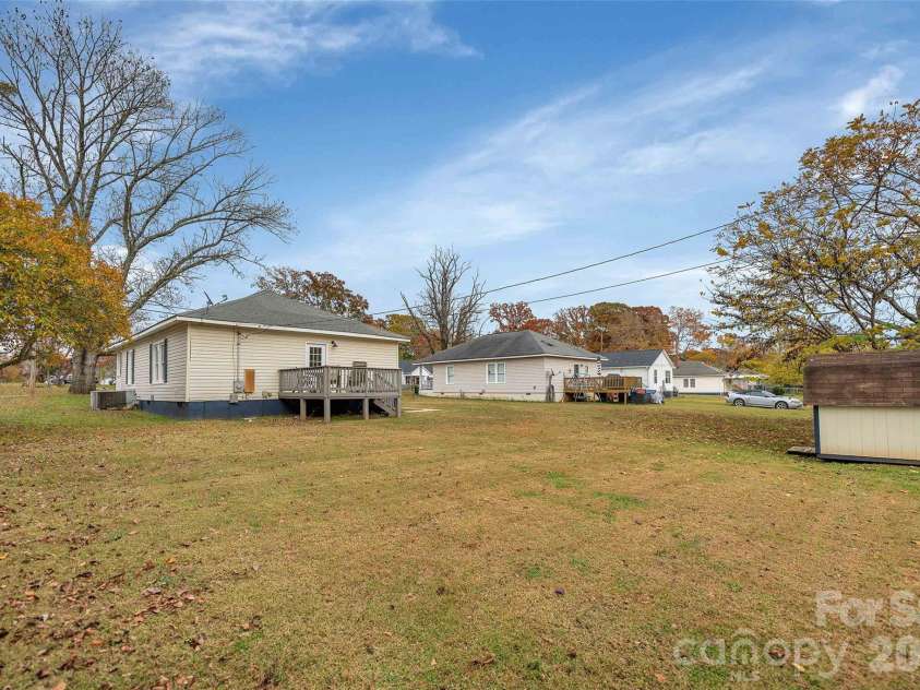 399 Woodlawn Street, Belmont, NC 28012.  MLS# CAR4318892, YatesRealty ID 9094. 