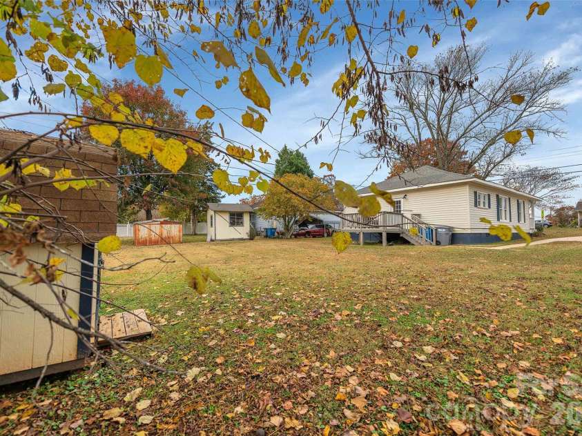 399 Woodlawn Street, Belmont, NC 28012.  MLS# CAR4318892, YatesRealty ID 9094. 