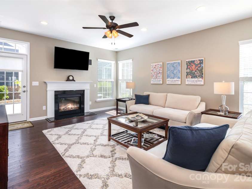 6187 Cloverdale Drive, Tega Cay, SC 29708.  MLS# CAR4226787, YatesRealty ID 9094. Light and spacious