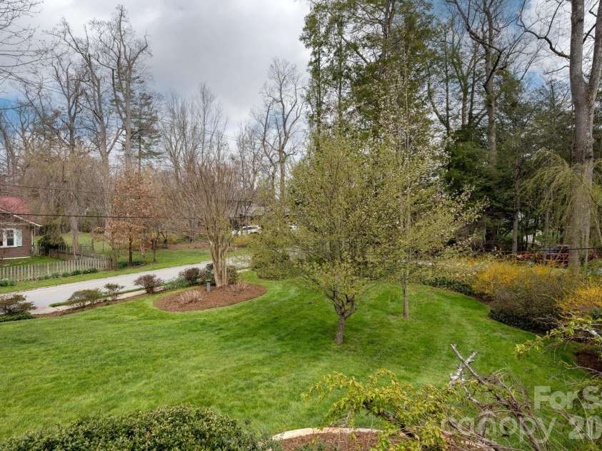 1126 4th Avenue, Hendersonville, NC 28739.  MLS# CAR4360549, YatesRealty ID 9095. 