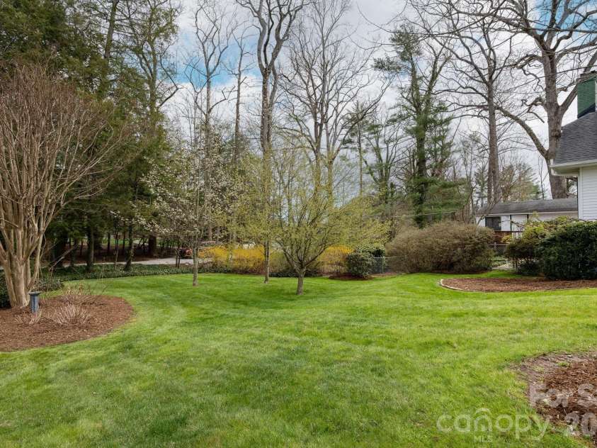 1126 4th Avenue, Hendersonville, NC 28739.  MLS# CAR4360549, YatesRealty ID 9095. 
