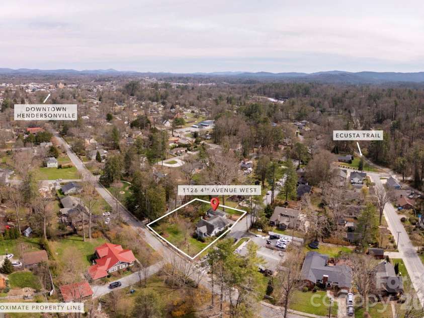 1126 4th Avenue, Hendersonville, NC 28739.  MLS# CAR4360549, YatesRealty ID 9095. 