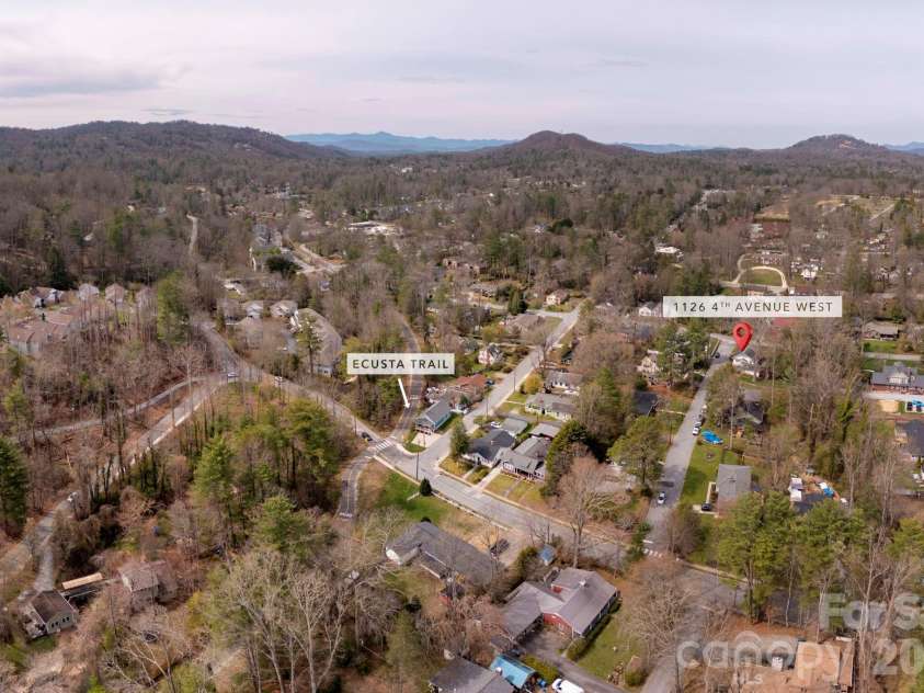 1126 4th Avenue, Hendersonville, NC 28739.  MLS# CAR4360549, YatesRealty ID 9095. 