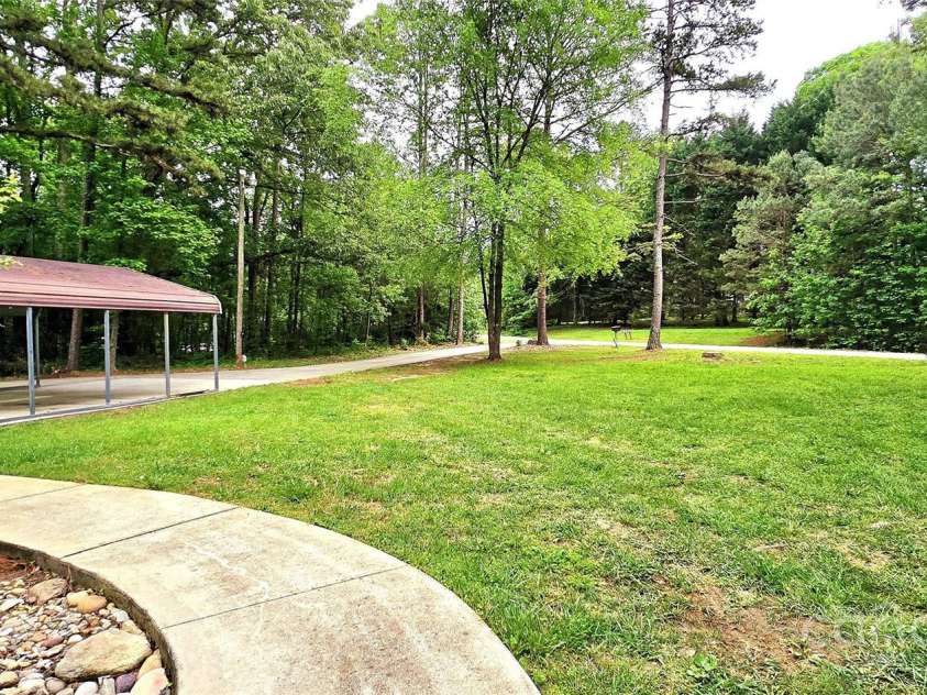 307 Aquarius Drive, Clover, SC 29710.  MLS# CAR4251663, YatesRealty ID 9095. 