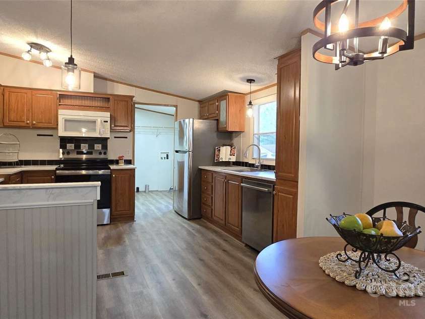 307 Aquarius Drive, Clover, SC 29710.  MLS# CAR4251663, YatesRealty ID 9095. 