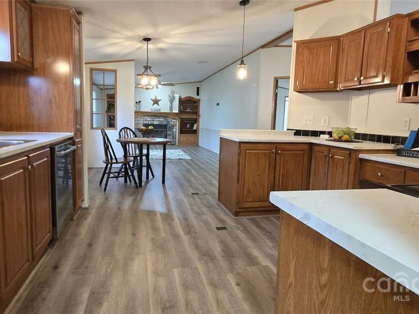 307 Aquarius Drive, Clover, SC 29710.  MLS# CAR4251663, YatesRealty ID 9095. 