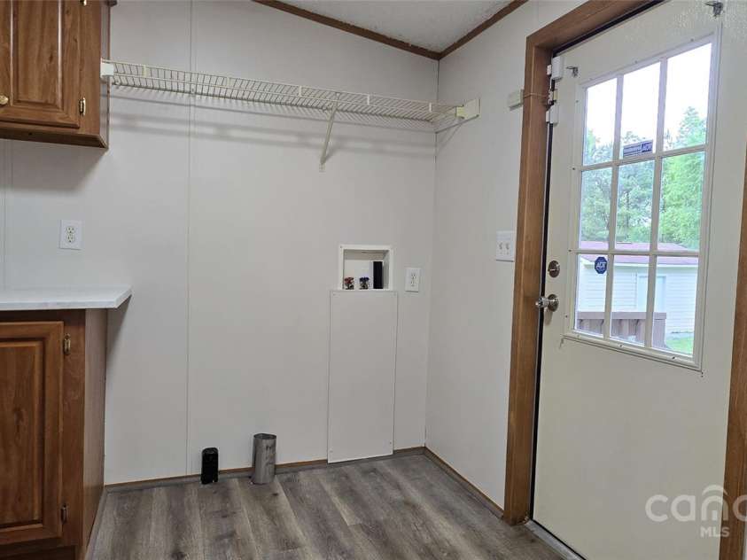 307 Aquarius Drive, Clover, SC 29710.  MLS# CAR4251663, YatesRealty ID 9095. 