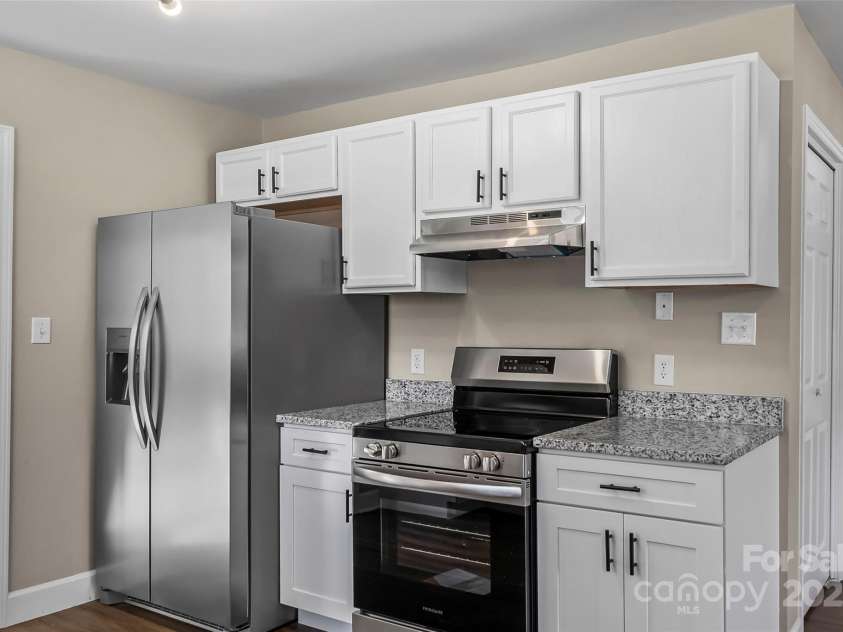 406 29th Street, Kannapolis, NC 28083.  MLS# CAR4228931, YatesRealty ID 9096. 