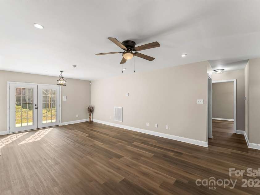 406 29th Street, Kannapolis, NC 28083.  MLS# CAR4228931, YatesRealty ID 9096. 