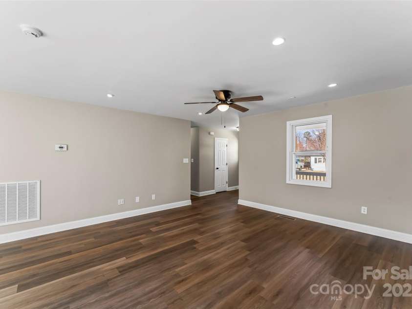 406 29th Street, Kannapolis, NC 28083.  MLS# CAR4228931, YatesRealty ID 9096. 