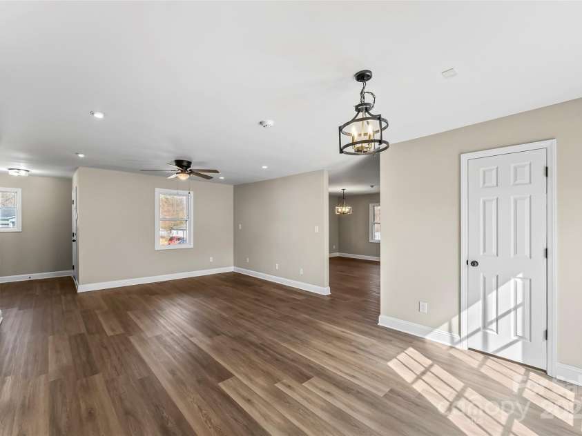 406 29th Street, Kannapolis, NC 28083.  MLS# CAR4228931, YatesRealty ID 9096. 