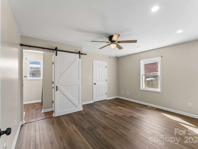 406 29th Street, Kannapolis, NC 28083.  MLS# CAR4228931, YatesRealty ID 9096. 